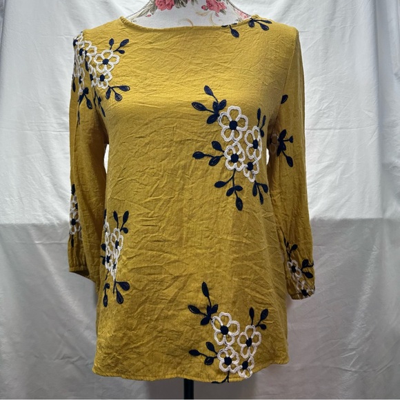 Kindred Women’s Top Yellow Embroidered Flowers BOHO Size Petite Small 3/4 Sleeve - Picture 1 of 8